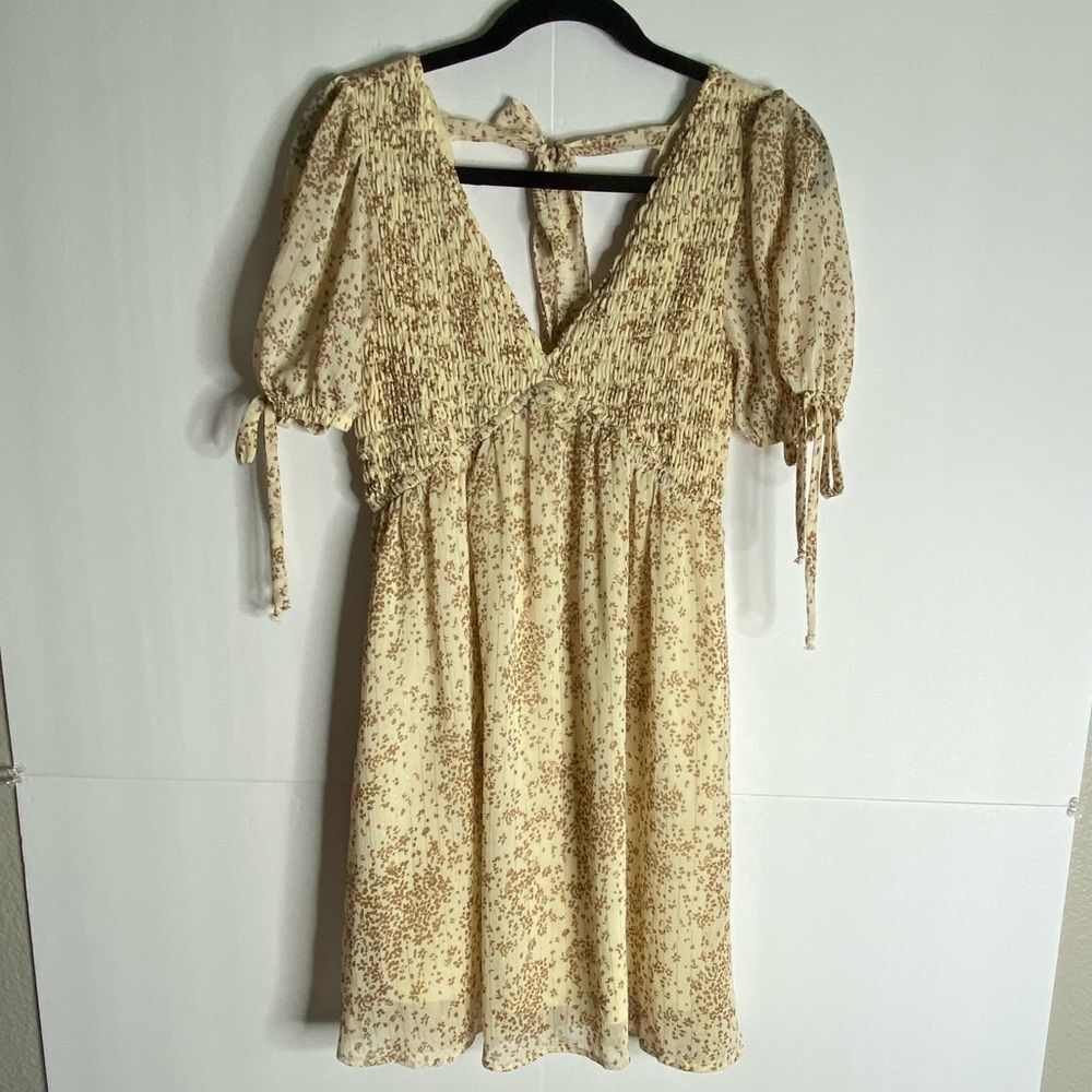 Sienna Sky Floral Smocked Puff-Sleeve Tie-Back Dress – Size M
